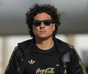 Memo Ochoa brilla como el quinto portero más goleado del mundo
