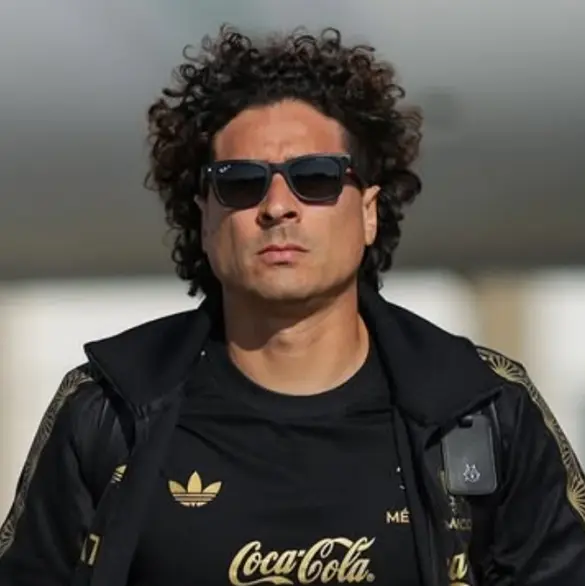 Memo Ochoa brilla como el quinto portero más goleado del mundo