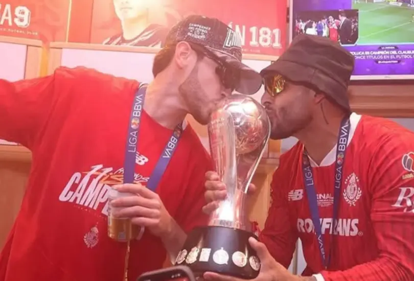 Toluca se burla de Chivas con la imagen de Angulo y Vega Toluca se burla de Chivas con la imagen de Angulo y Vega