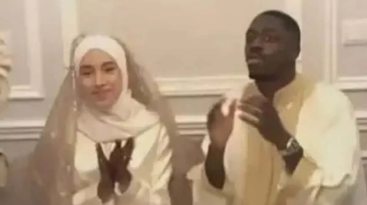 Su matriomonio con Ousmane Dembélé es discreto y de bajo perfil, marcado por valores culturales compartidos y un compromiso con la privacidad.<br> Su matriomonio con Ousmane Dembélé es discreto y de bajo perfil, marcado por valores culturales compartidos y un compromiso con la privacidad.<br>