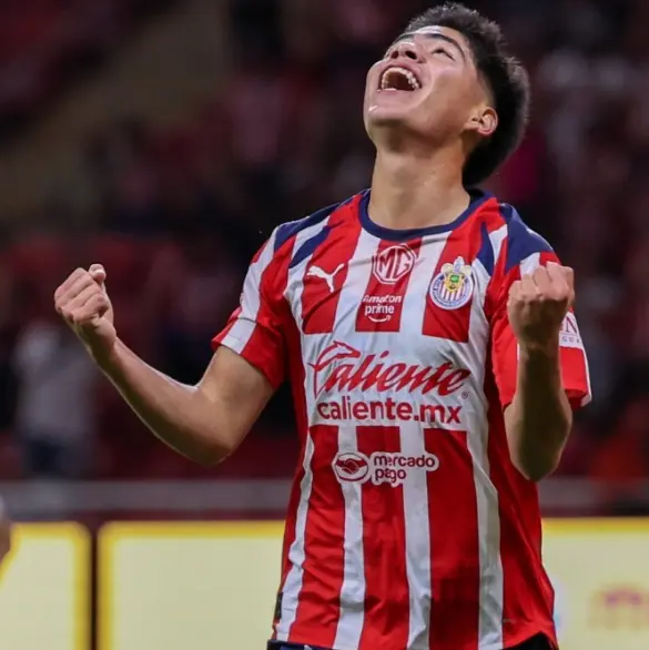 Acusan presunto delito de Chivas con el debut de Samir Inda