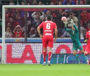 Hugo González responde al menosprecio de un reportero regio