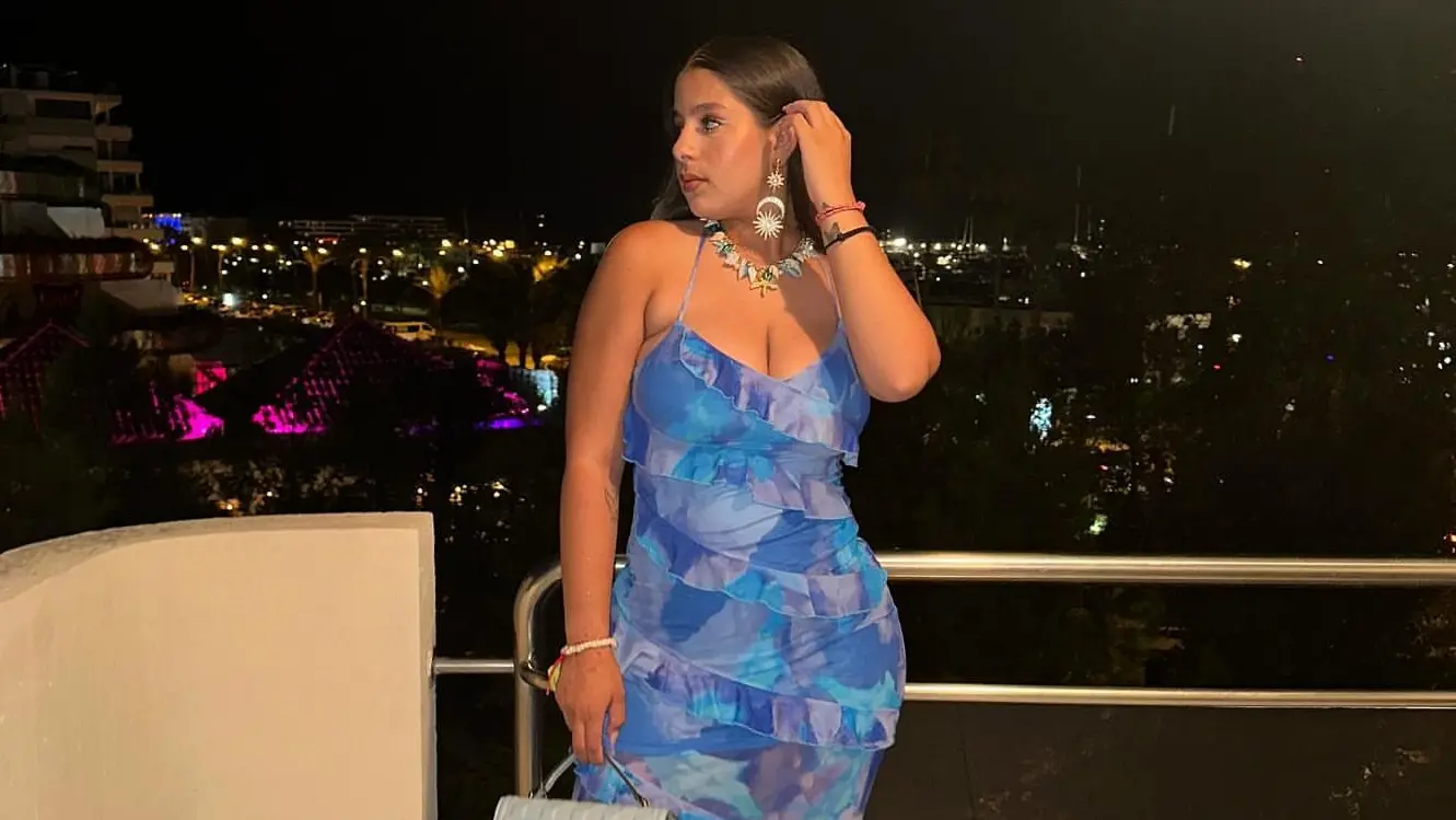 En su TikTok sube mucho contenido en tendencia, como bailes con las canciones del momento.