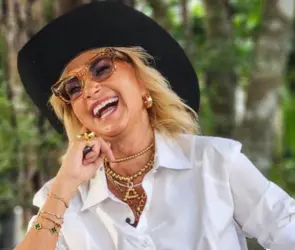 Exhiben a Adela Micha por maldecir patrocinador al aire