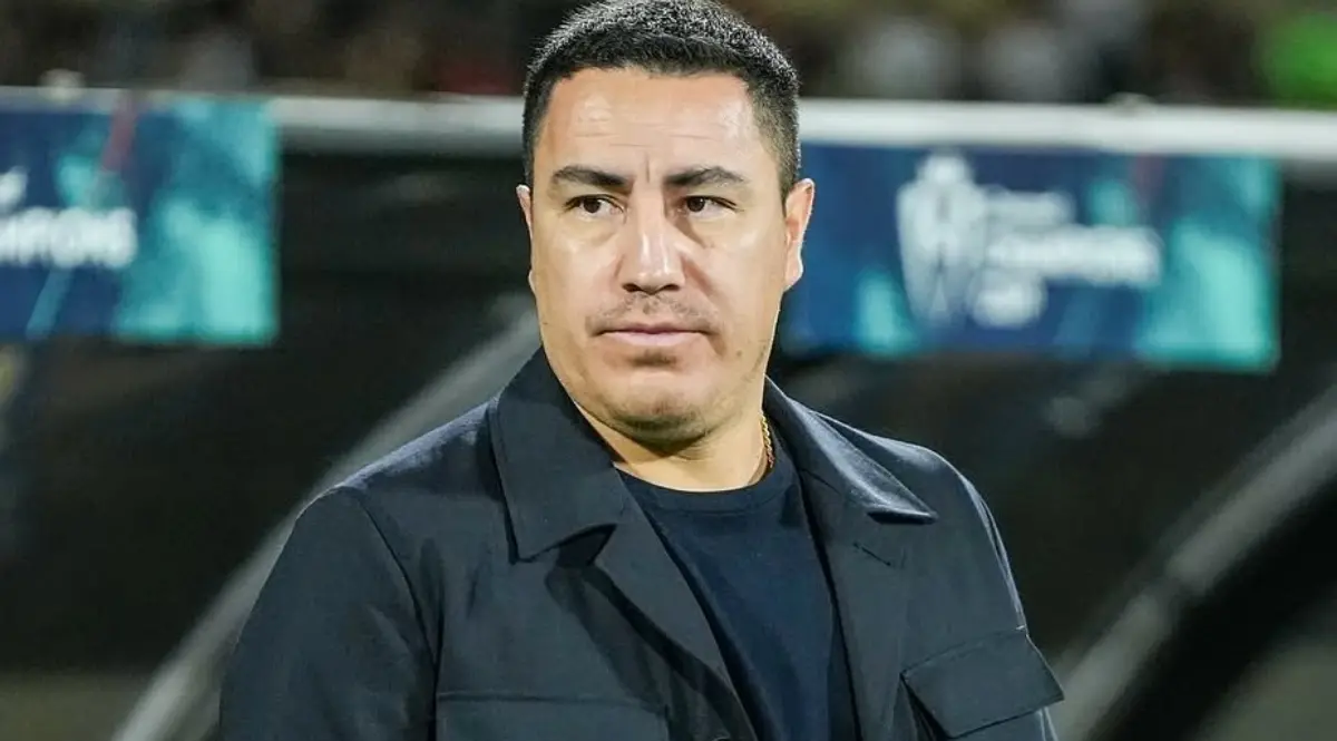  Efraín Juárez está firme en Pumas 