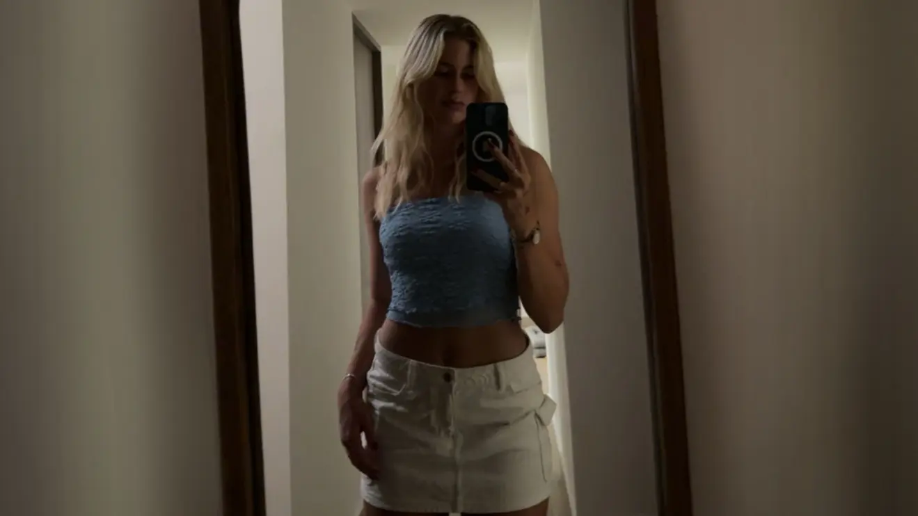 Su contrato le pertenece al Boston Legacy de la NWSL.