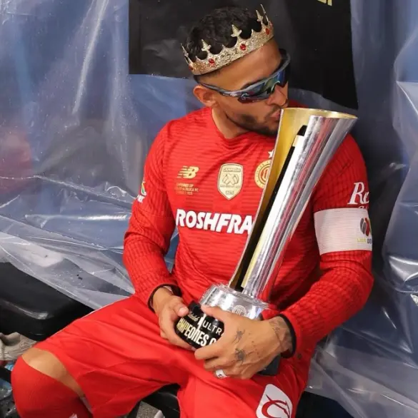 "¡Borracho!": así exhibieron a Alexis Vega en festejos del Toluca