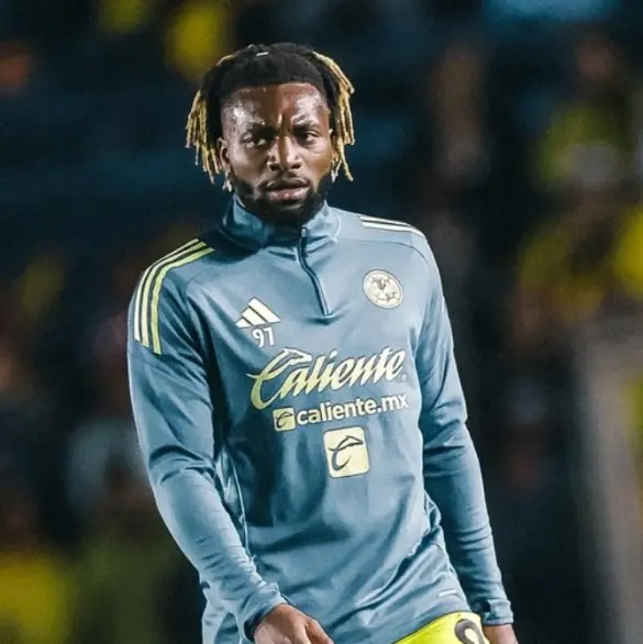 Saint-Maximin presume el nacimiento de su hijo ¡mexicano!