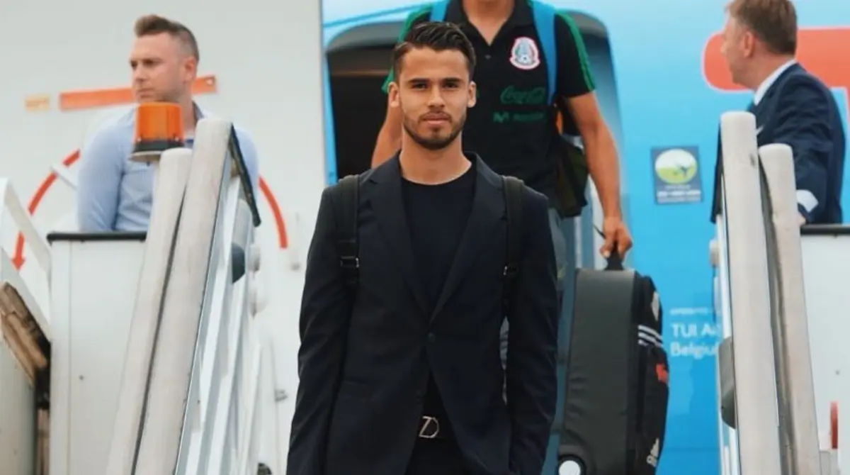 Diego Reyes fue sincero con Juan Carlos Osorio y se bajó de Rusia 2018 al no recuperarse de un desgarre de 10 centímetros en el muslo derecho con el cual llevaba más de un mes. Diego Reyes fue sincero con Juan Carlos Osorio y se bajó de Rusia 2018 al no recuperarse de un desgarre de 10 centímetros en el muslo derecho con el cual llevaba más de un mes.