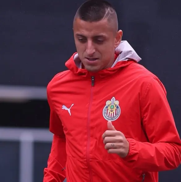 En medio de rumores se revela si Piojo Alvarado estará en el Pumas vs Chivas