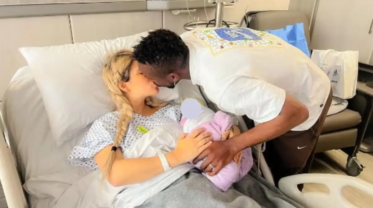 No solo son pequeños, también hay pequeñas como en el caso de Julián Quiñones en diciembre de 2023.