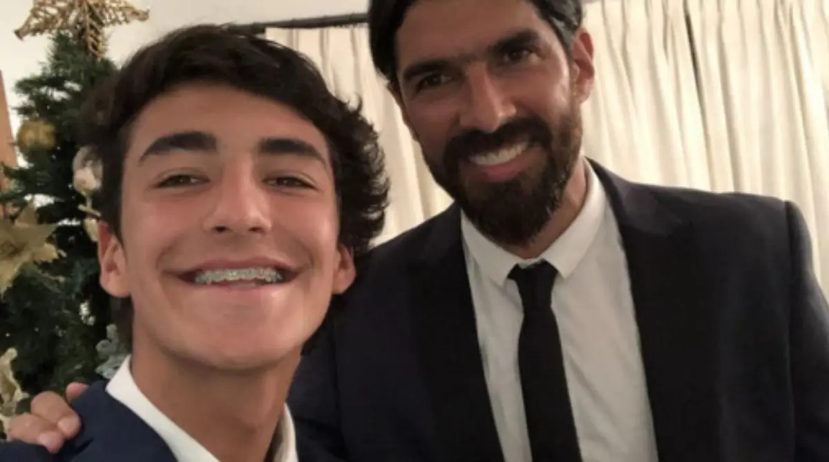 Sebastián Abreu hizo lo propio con Diego, nacido en la Ciudad de México y con doble nacionalidad.