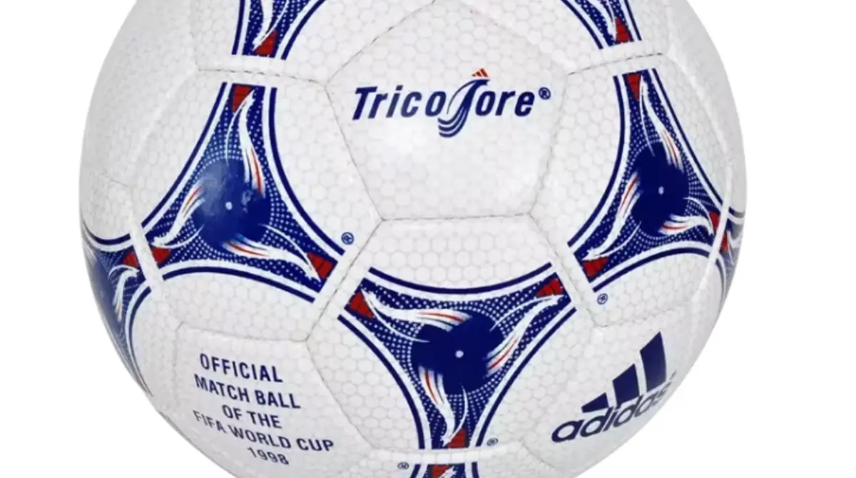 Primer balón colorido, el Tricolore homenajeaba la bandera francesa con un gallo dorado y paneles en azul, blanco y rojo. Sus microhexágonos en la superficie mejoraban la flexibilidad y el agarre. <br> 