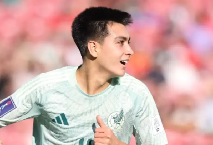 Mora apunta a jugar en Europa