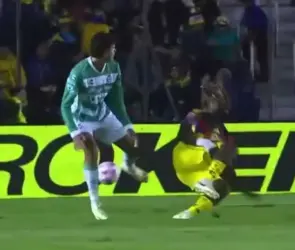 La brutal patada de Haret Ortega a Saint-Maximin