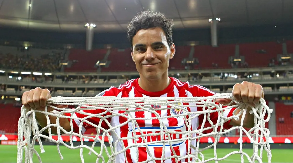 Omar Bravo se suma a una extensa lista de futbolistas y exfutbolistas de la Liga MX que han pisado la cárcel tras un proceso legal en su contra. Omar Bravo se suma a una extensa lista de futbolistas y exfutbolistas de la Liga MX que han pisado la cárcel tras un proceso legal en su contra.