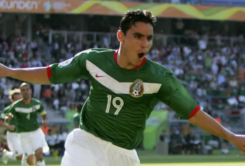 Omar Bravo no deja un grato recuerdo en los Mundiales