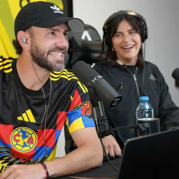 Acusan a Miguel Layún de chapulín con Crosas por Lola del Carril
