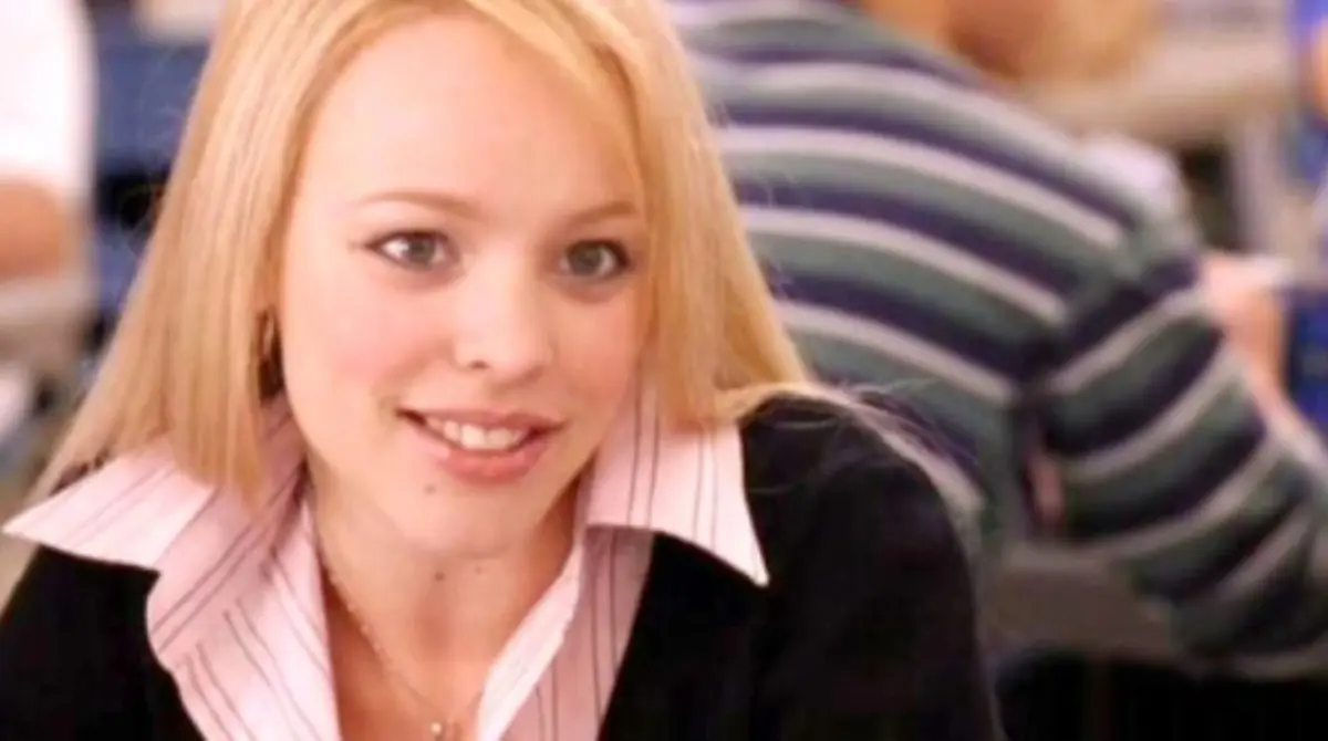 Rachel McAdams interpretó a Regina George en Chicas Pesadas (2004), un papel icónico que la consolidó como estrella.<br><br>