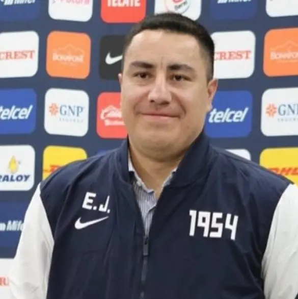 Campeón del mundo justifica actitudes de Efraín Juárez