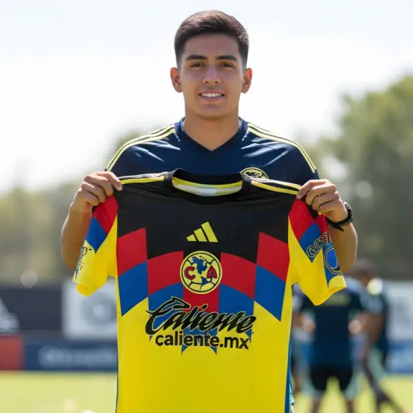 Acusan a Gilberto Mora de hacerle un guiño al América