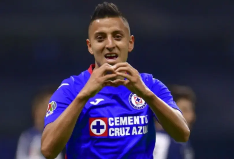 El Piojo Alvarado es del interés de Cruz Azul para el siguiente mercado