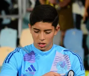 Rodrigo Parra es víctima de burlas por su llamado a Selección Nacional