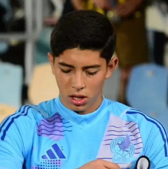 Rodrigo Parra es víctima de burlas por su llamado a Selección Nacional
