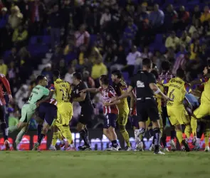 América apenas suma un triunfo ante Chivas en sus últimos cuatro partidos