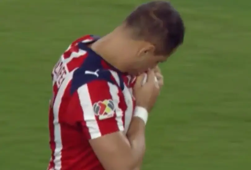 Javier Hernández no pudo contener su emoción tras anotar su primer gol ante América