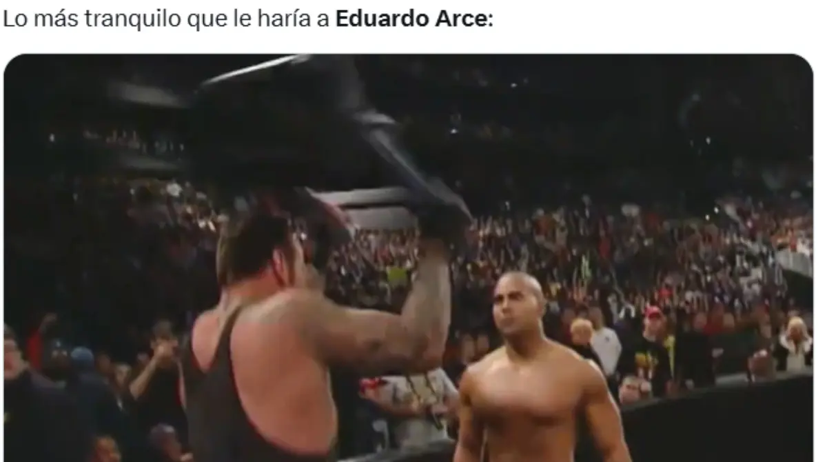 Es por eso que los memes inundaron las redes donde lo compararon con otros entrenadores