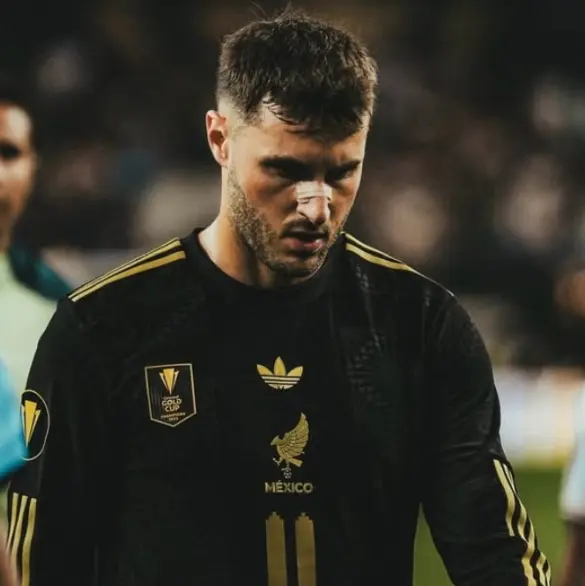 Santi Giménez rompe el silencio tras el 4 - 0 ante Colombia
