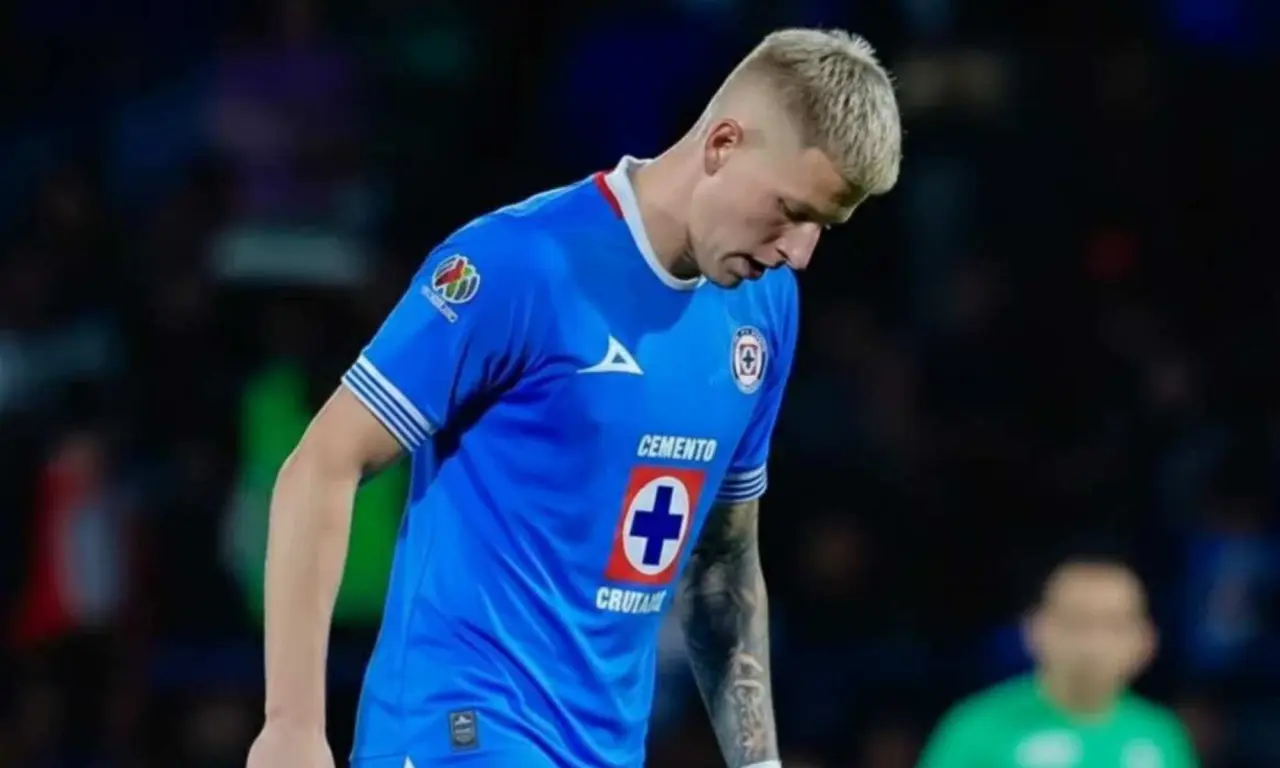  Mateusz Bogusz es la gran decepción de Cruz Azul. La a afición lo considera una "estafa" y un "cero a la izquierda". 