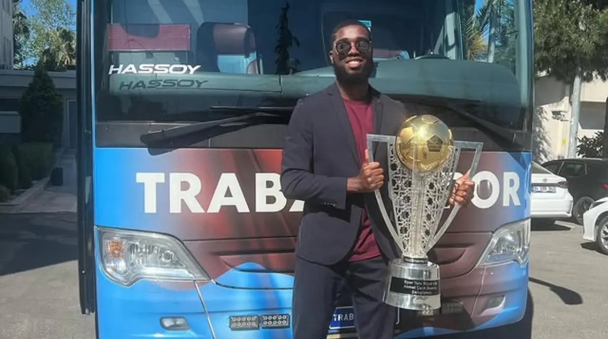 De 2020 a 2023 jugó para el Trabsonspor de Turquía De 2020 a 2023 jugó para el Trabsonspor de Turquía