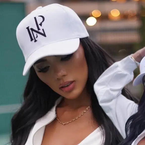 Ella es Karina García, la poderosa modelo que peleará con Karely Ruiz