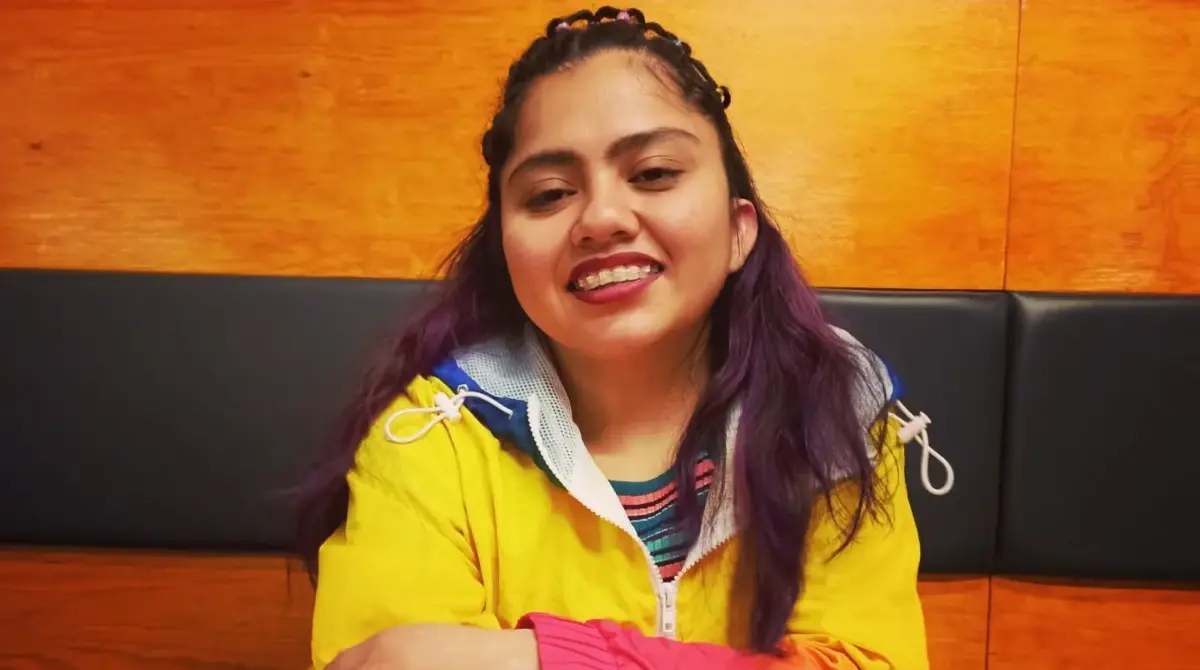 Es de Chalco, Estado de México, un municipio que ha influido en su humor auténtico y conectado con la vida popular mexicana