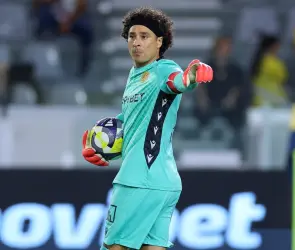 Guillermo Ochoa sufre dura goleada en el clásico de Chipre