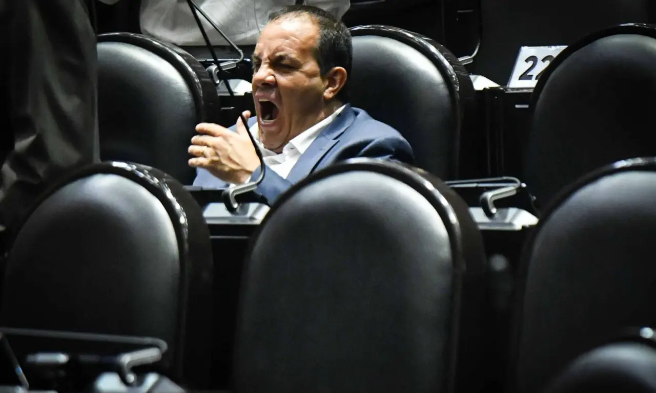  Cuauhtémoc Blanco volvió a protagonizar un nuevo escándalo mientras se discutía la Ley de Aguas Nacionales. 