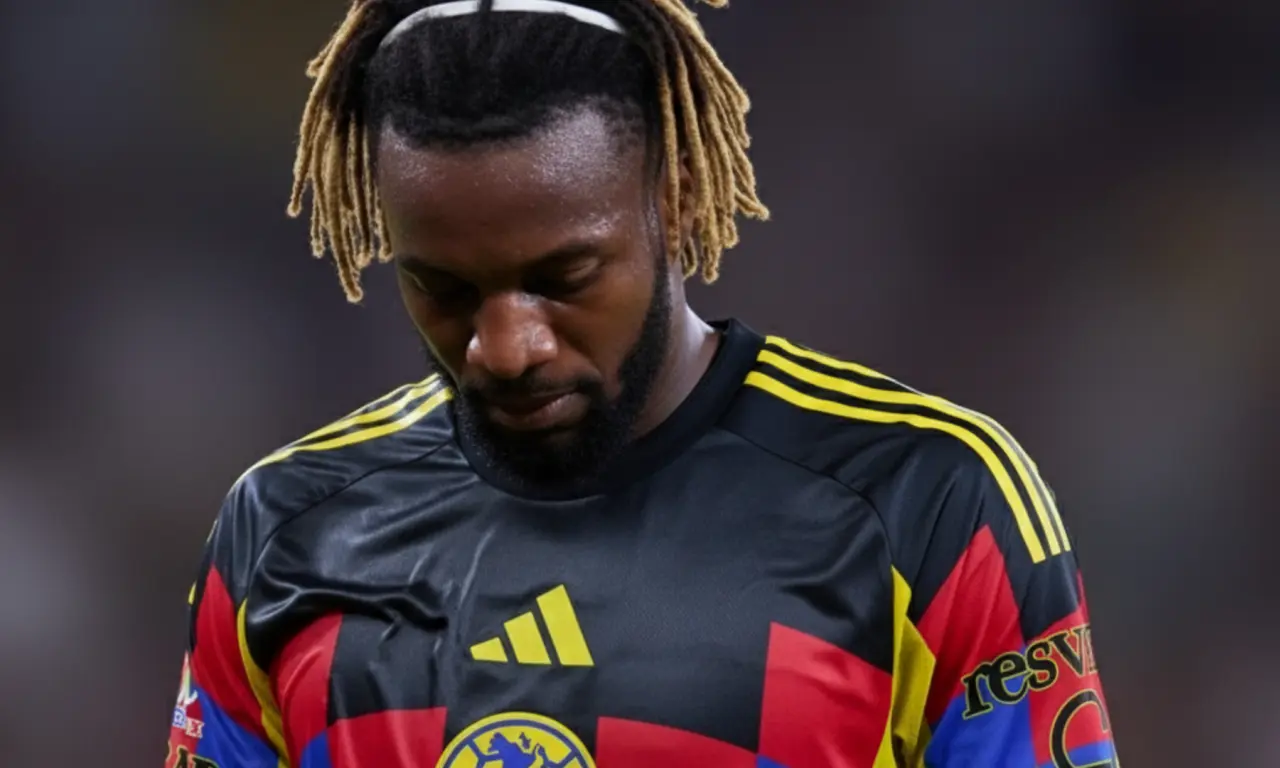  Allan Saint-Maximin pasó de ser la gran apuesta del América a una decepción en la cancha. 