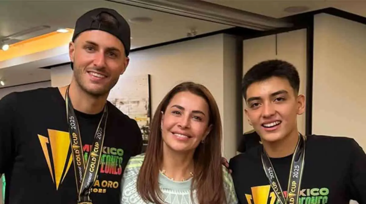  Santiago Gimenez dejó mal parada a la Selección Mexicana 