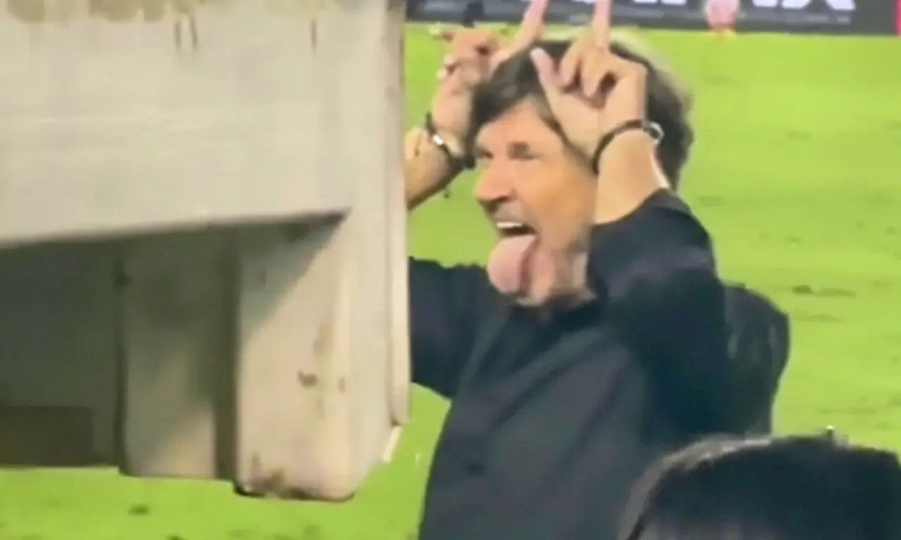  Hernán Cristante recibió tres partidos de castigo por abandonar el área técnica y protestar airadamente en el partido contra el América. 