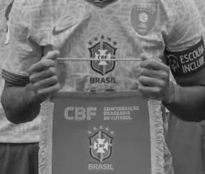 Promesa de Brasil muere tras accidente en moto