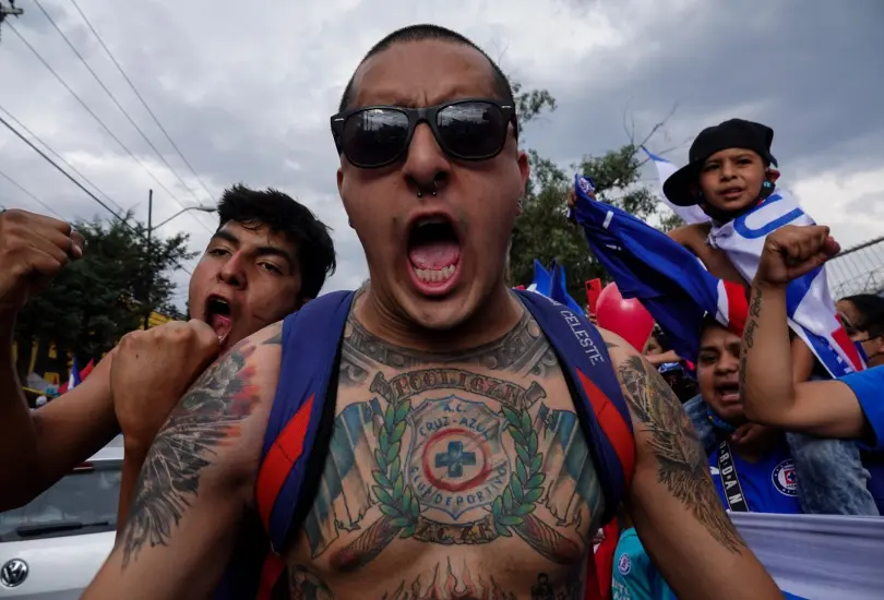 La barra del Cruz Azul anunció que no asistirá al duelo frente a Monterrey tras recibir un veto. La barra del Cruz Azul anunció que no asistirá al duelo frente a Monterrey tras recibir un veto.