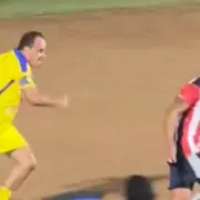 VIDEO: Cuauhtémoc Blanco pierde la cabeza y agrede al Venado Medina VIDEO: Cuauhtémoc Blanco pierde la cabeza y agrede al Venado Medina