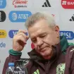 El complicado problema que no deja dormir a Javier Aguirre