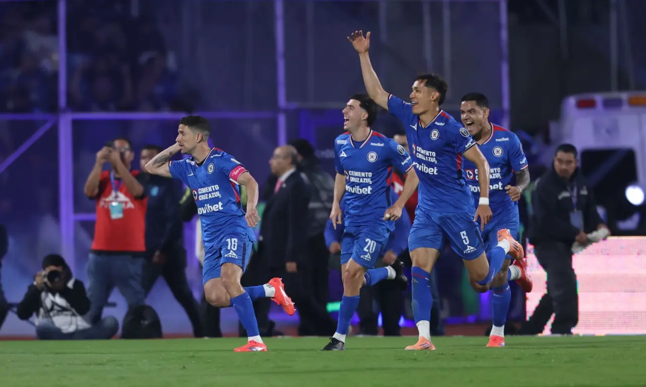  Cuatro torneos consecutivos con más de 30 puntos, un título internacional y dominio regional respaldan a Cruz Azul. Solo falta el título de Liga MX para coronar su mejor etapa en años. 