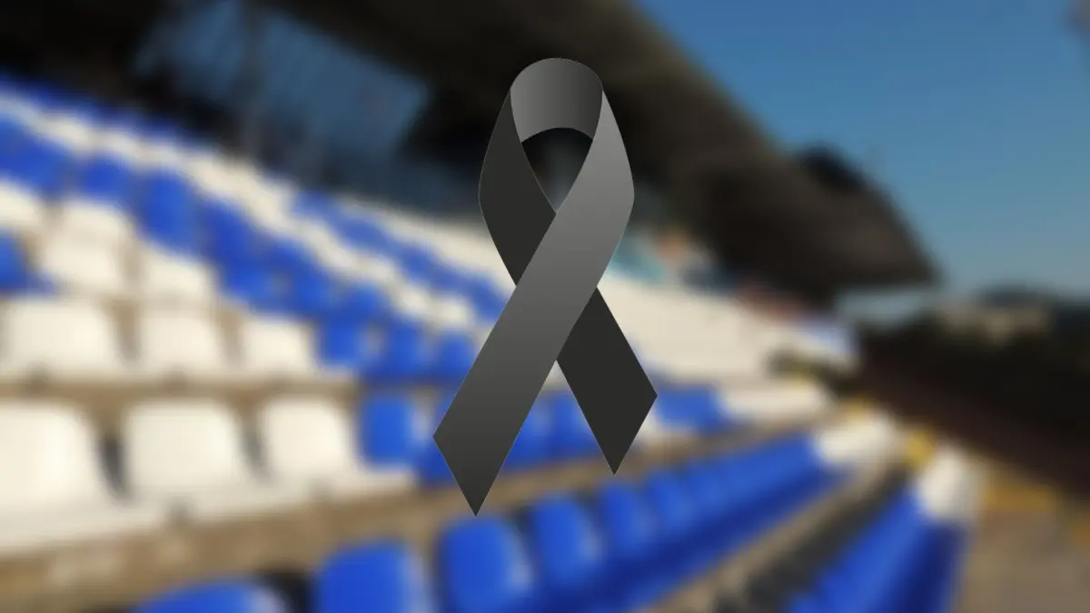  El luto vuelve a invadir una cancha de futbol 