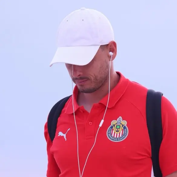 La gota que derramó el vaso en Chivas para Chicharito Hernández La gota que derramó el vaso en Chivas para Chicharito Hernández