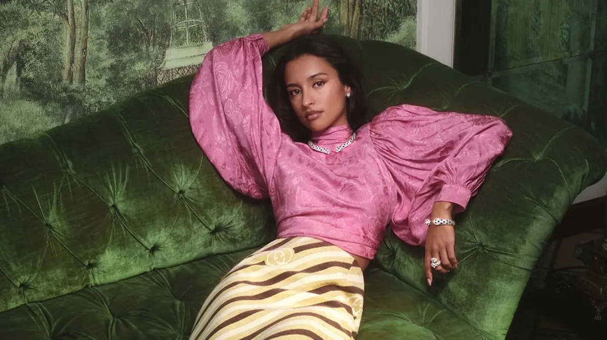 Es Egresada de L´École du Louvre en París, con especialidad en arte del siglo XX