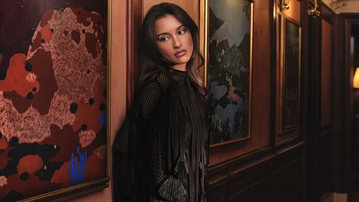 De nacionalidad ítalo-francesa pero con raíces mexicanas por parte de su madre.